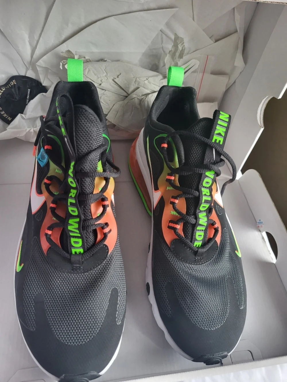 Nike Air Max 270 React: Size 8.5